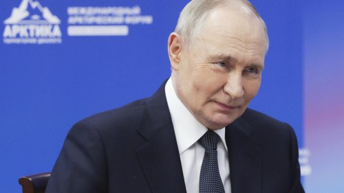 Groenland : Vladimir Poutine estime que les projets de Donald Trump pour l'île sont "sérieux"