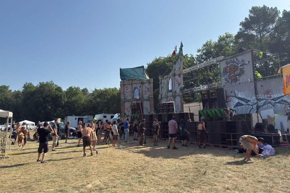 Une rave-party non autorisée rassemble 300 personnes dans un champ en Indre-et-Loire