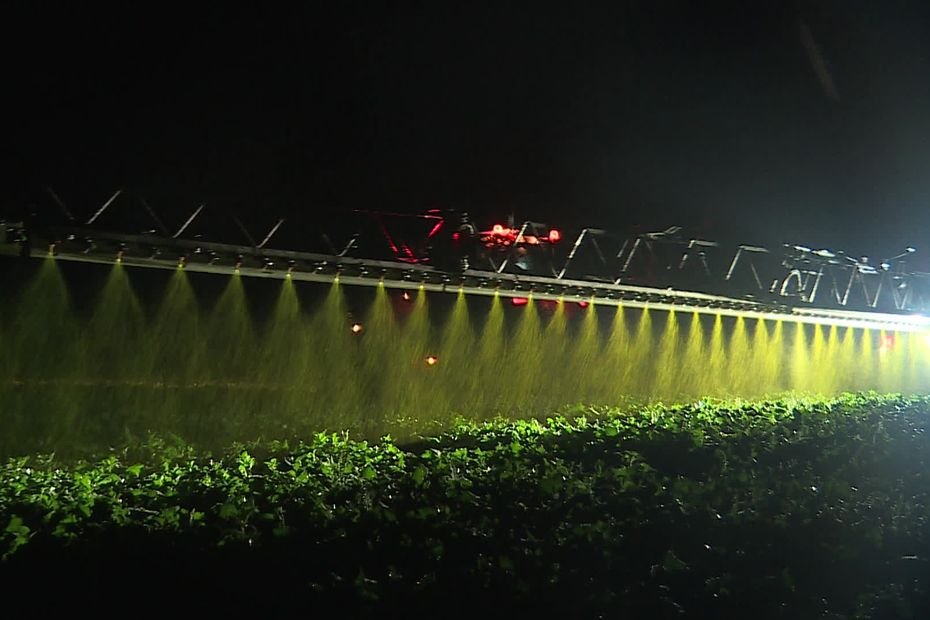 VIDÉO. Voir l’invisible : ce colorant fluorescent, pulvérisé la nuit sur les cultures, permet de sensibiliser aux produits phytosanitaires
