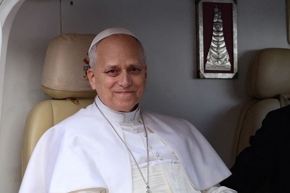 "Le plus important c'est le regard" : la visite du pape en 10 clichés du photographe de l'AFP Valéry Hache