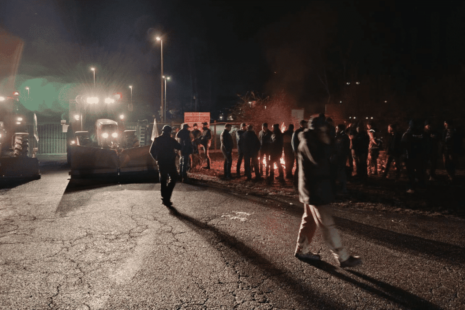 Les agriculteurs de la FDSEA et des JA bloquent les stations d&rsquo;épuration de Colmar et de Sausheim