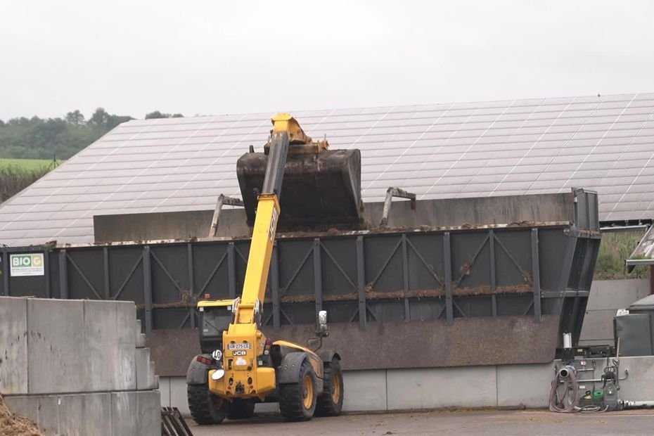 Des agriculteurs créent du gaz vert : « on prend dans les champs, on fait du gaz et ça repart dans les champs »