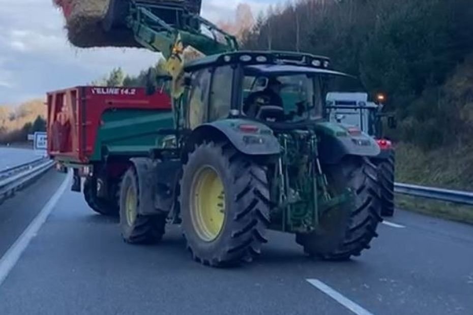 Dermatose nodulaire : les agriculteurs en colère bloquent l&rsquo;A20 et l&rsquo;A89