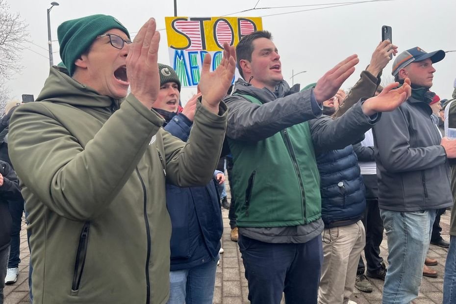 « Nous avons gagné » : l’entrée en vigueur du traité avec le Mercosur suspendue après le vote des eurodéputés, les agriculteurs exultent