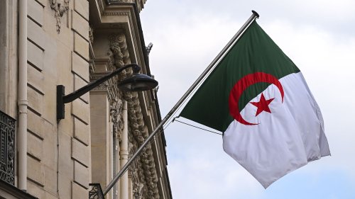 Tensions entre la France et l'Algérie : les Algériens détenteurs de passeports diplomatiques doivent désormais avoir un visa pour entrer en France