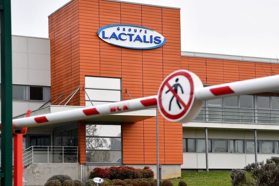 « Il y a eu beaucoup de larmes » : un an après avoir été « abandonnés » par Lactalis, ces éleveurs laitiers n’ont pas pardonné