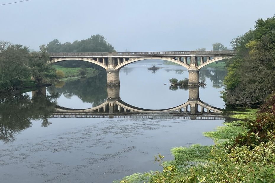 Son seul pont fermé, la commune est coupée en deux : « j’ai fait plus de 1 000 kilomètres pour contourner ! »