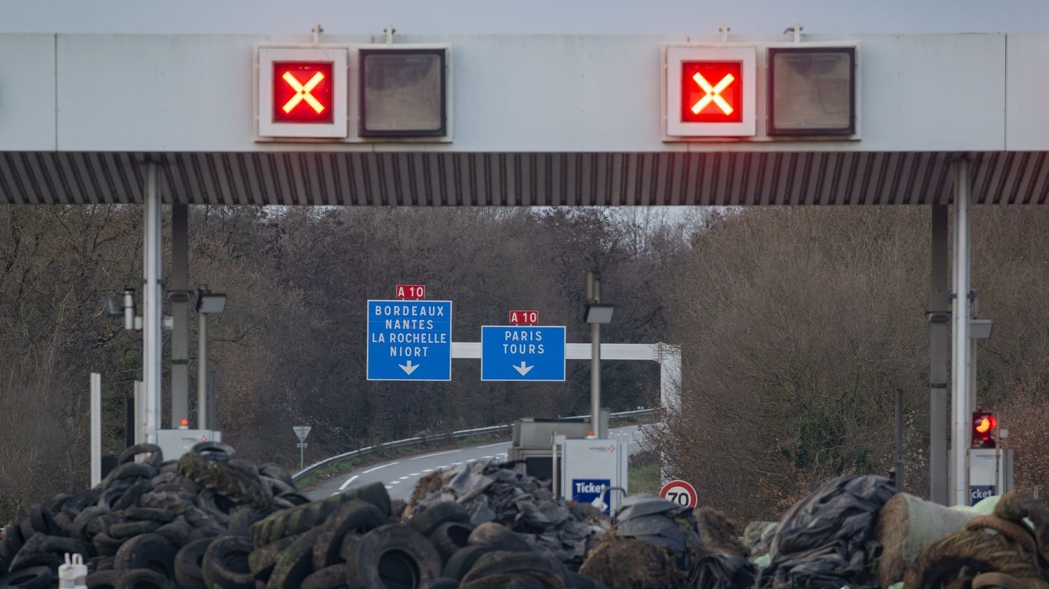 Colère des agriculteurs : Sébastien Lecornu reçoit vendredi les syndicats agricoles après une nouvelle journée de mobilisation des éleveurs