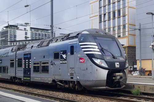 Fonderie de Bretagne : ils pénètrent sur les rails et bloquent la circulation des trains, la SNCF subit des retards | Flipboard