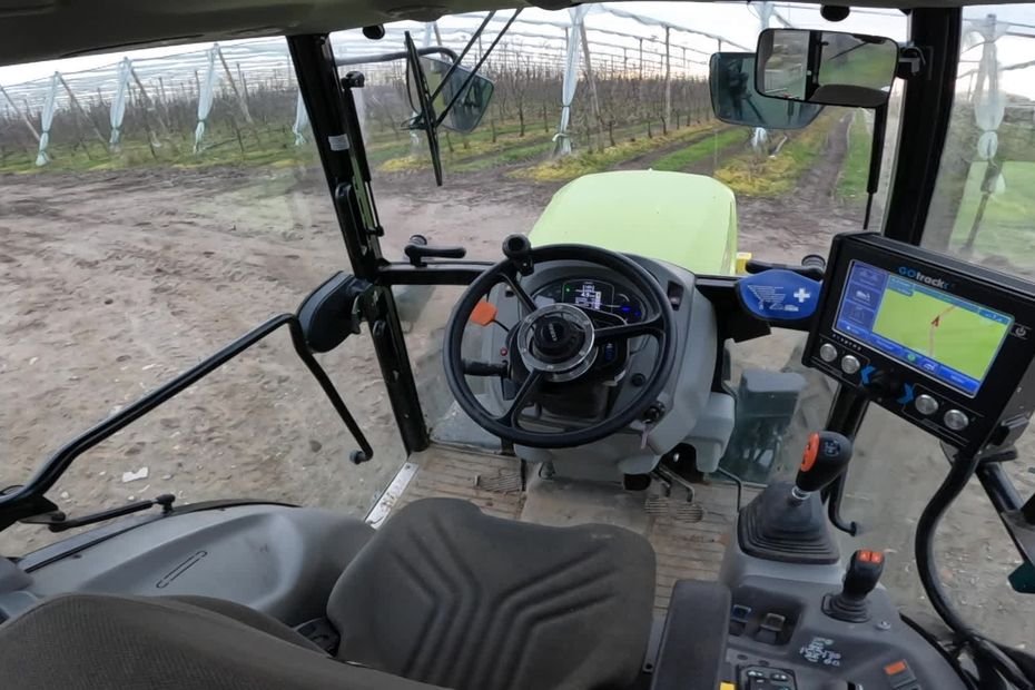 Intelligence artificielle : comment ce tracteur sans conducteur transforme le travail des agriculteurs