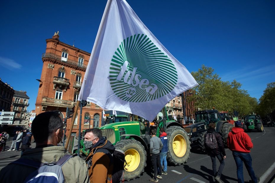 « La FDSEA, ça ne bouge pas » : la colère agricole accélère la fuite des adhérents vers la Coordination Rurale et les Ultras de l’A64