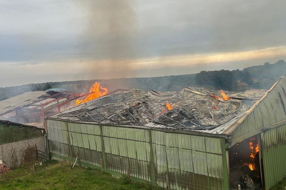 Une exploitation agricole en partie détruite après un incendie dans la Somme : « cela va nous pénaliser dans le temps »