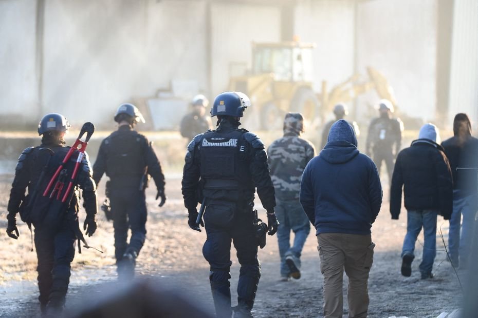 ENQUÊTE. Riverains excédés, agriculteurs à bout, élus dépassés par les rave party : quand la répression cible le son
