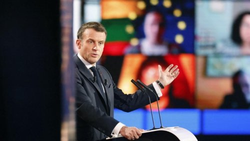 #EUROPE Emmanuel Macron revient aussi sur son engagement pour l'écologie, attaqué par plusieurs de ses oppo...