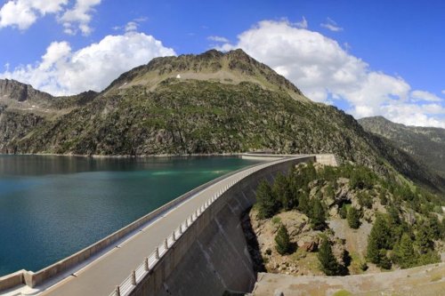 Hurlement des sirènes et messages sur téléphone portable : pourquoi vous allez recevoir des alertes de danger dans les Pyrénées