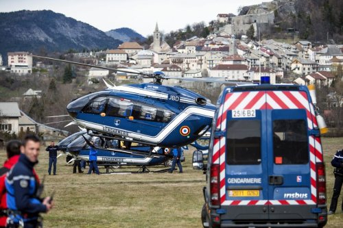 "On a reçu l'appel de deux témoins" : bruit d'explosion, fumée noire... il raconte le crash de l'Airbus Germanwings