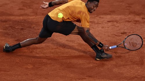 Roland-Garros 2023 : revivez l'incroyable exploit de Gaël Monfils, vainqueur de Sebastian Baez en cinq manches