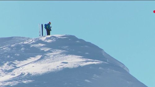 Sports d'hiver : au Mont-Dore, les amateurs profitent de la neige