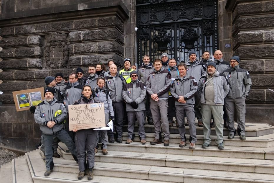 « On nous met une cible dans le dos » : la colère des agents de l’OFB, la police de l’environnement