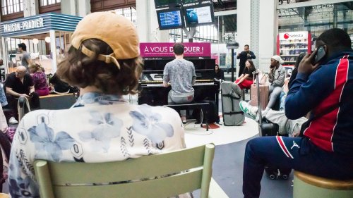                    "C'est ma première scène de concert" : la SNCF organise un concours pour révéler les talents des pianistes en gare