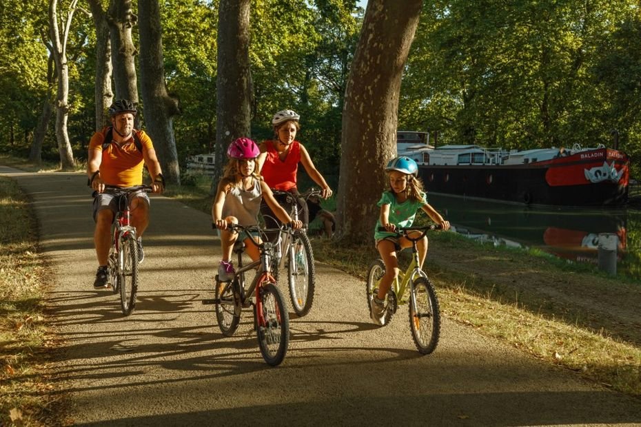 De l’Atlantique à la Méditerranée, vivez l’aventure du Canal des Deux-Mers à vélo entre vignobles, cités UNESCO et saveurs du Sud