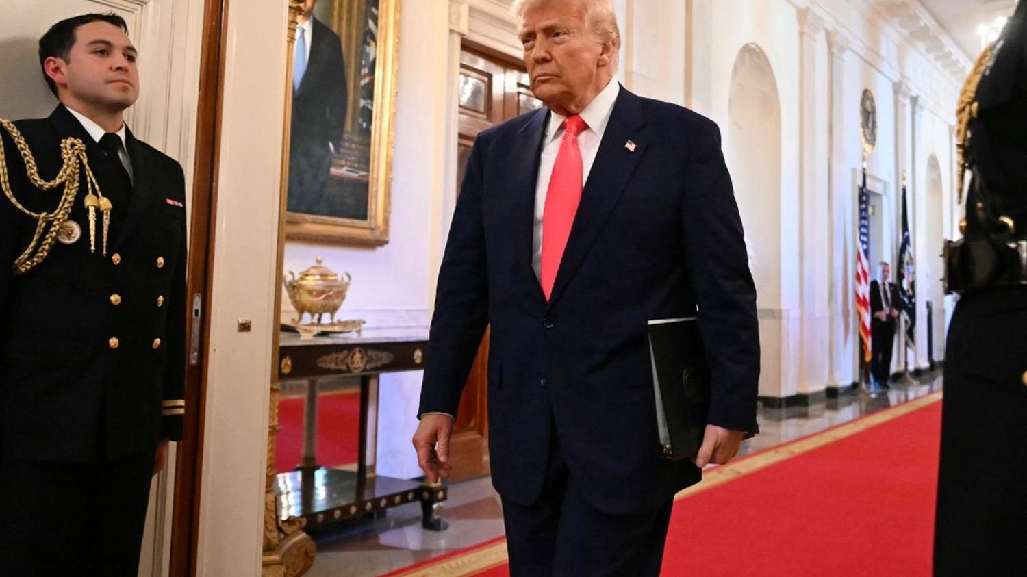 Droits de douane : pourquoi la question de la dette américaine, colossale, a fait pencher la balance de Donald Trump