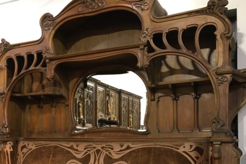 Limoges : une banquette disparue, présentée à l’Exposition Universelle de 1900, refait surface