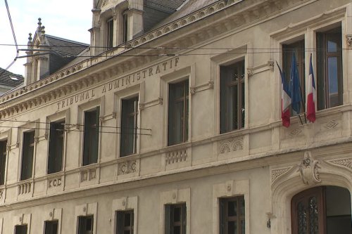 Grenoble : le tribunal administratif suspend l'autorisation du burkini dans les piscines municipales, la ville fait appel