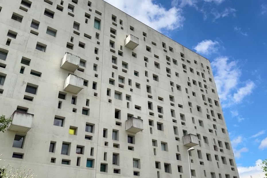 Une femme poignardée plusieurs fois, un homme qui se jette du 10e étage : ce que l'on sait de la tentative de féminicide près de Bordeaux