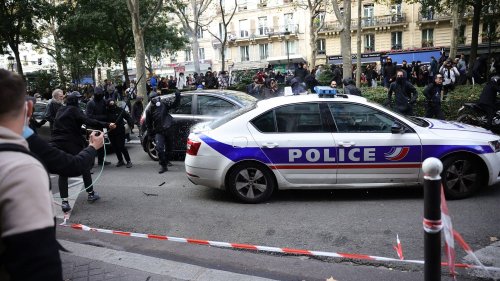 Manifestations "contre les violences policières et le racisme systémique" : une voiture de police caillassée et une banque dégradée à Paris