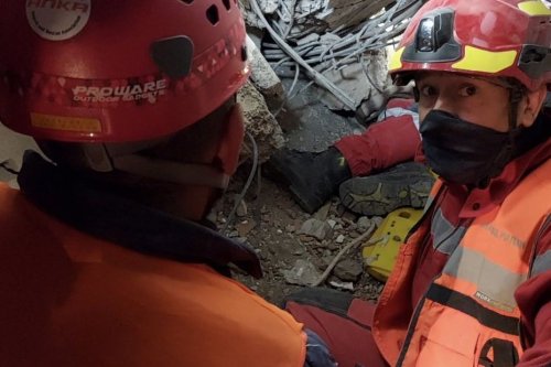 VIDÉO. Une femme et une jeune fille de 11 ans sauvées par les Pompiers de l'Urgence Internationale en Turquie