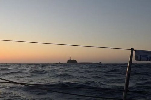 Transat Paprec. Un sous-marin apparaît de manière inattendue sur le parcours : "C'est la première fois que j'en vois un d'aussi près !"