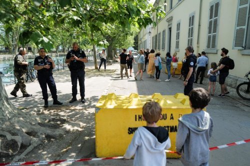TEMOIGNAGES. Attaque au couteau à Annecy : "Un geste incroyable", des lycéens protègent de jeunes enfants de la violence de "l'inconcevable"