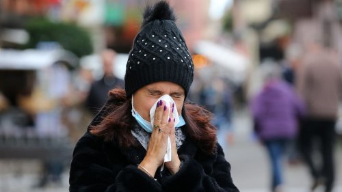 Info franceinfo Une nouvelle alerte de l'Agence de sécurité du médicament sur les comprimés contre le rhume