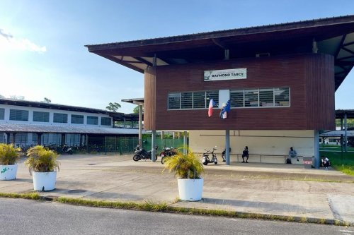 Bombe artisanale découverte sous une voiture : choc et inquiétude au sein de la communauté éducative de Saint-Laurent-du-Maroni