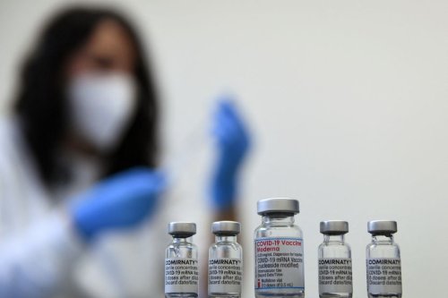 David Lisnard relaie un courrier de l'ARS : des livraisons modestes de Pfizer compensées par du Moderna dans les centres de vaccination
