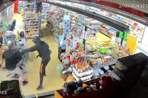 VIDEO. "Si on était intervenus, on aurait pu se prendre une balle" : braquage violent dans une supérette dans le Var