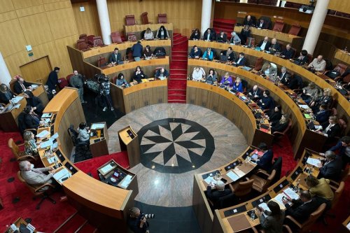 VIDÉO - Échanges houleux entre Paul-Félix Benedetti, Marie-Antoinette Maupertuis et Guy Armanet à l’Assemblée de Corse
