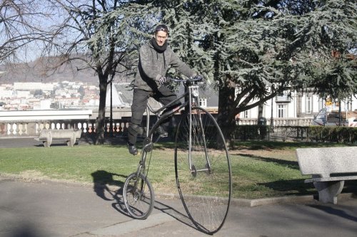 “Il y a du pied de parasol, il y a de la brouette, du VTT, du BMX” : comment ce passionné a recréé un vélo vintage avec de la récup'