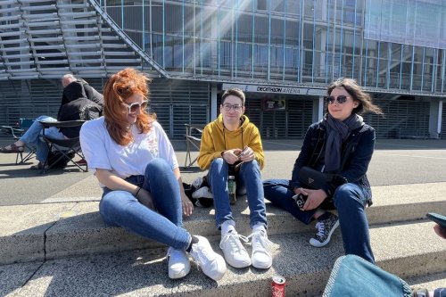 Mylène Farmer : les fans déjà sur place, 4 jours avant son concert au stade de Lille