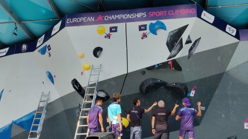 Championnats européens 2022 : le travail de l'ombre des ouvreurs, les "artistes" de l'escalade