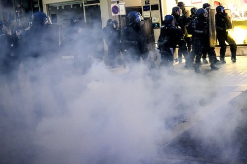 Violences policières. "On n'a pas compris" : des militants CGT attaqués en terrasse par des policiers de la BAC à Nantes