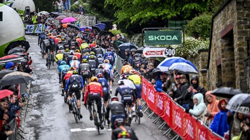 Direct Flèche wallonne 2024 : au pied du Mur de Huy, 30 coureurs se disputent la victoire... Suivez la classique ardennaise