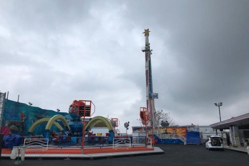 Chute mortelle d’un manège à Clermont-Ferrand : un homme en fuite et plusieurs défaillances soupçonnées