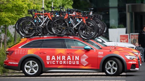 Tour de France 2022 : perquisitions chez des coureurs et des membres de l'équipe Bahrain-Victorious à quatre jours du départ