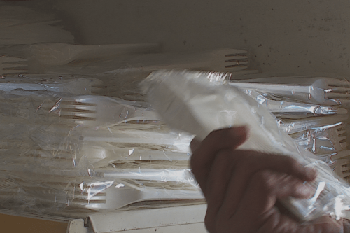 Ses jours sont comptés : le plastique en sursis jusqu'au 1er juillet, sa mort est prévue en 2028
