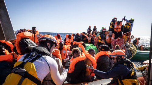 Naufrages de migrants : "On est à plus de 23 000 morts sur la Méditerranée centrale depuis 2014 et tout cela passe inaperçu", regrette SOS Méditerranée