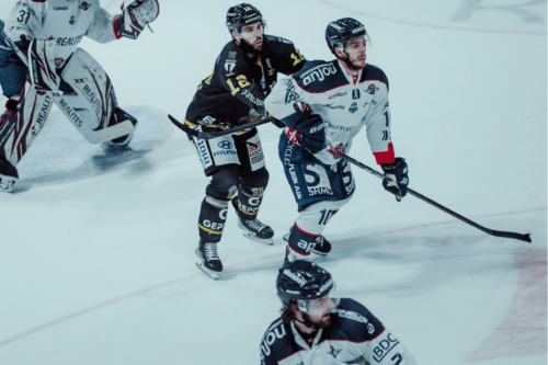 Playoffs de Ligue Magnus : Valentin Claireaux et les Dragons de Rouen s'imposent en ouverture des demi-finales