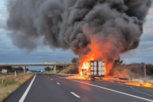 Un poids lourd en feu sur l'autoroute A9, des matières dangereuses enflammées mais pas de pollution