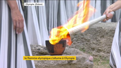 Vidéo Revivez l'allumage de la flamme olympique en Grèce, avant son périple jusqu'à Paris